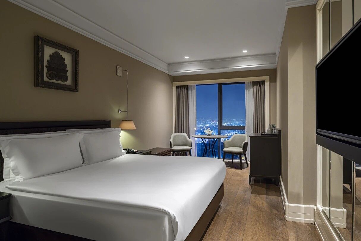 Windsor Hotel & Convention Center